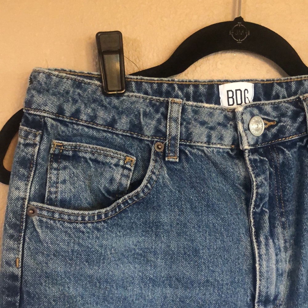 BDG denim mom jeans Size 30 - Picture 3 of 8